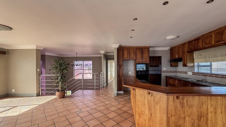 To Let 7 Bedroom Property for Rent in Myburgh Park Western Cape